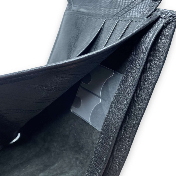 Гаманець чоловічий, натуральна шкіра, 2 відділення для купюр, 6 для карток, чорний Гаманець чоловічий, натуральна шкіра, 2 відділення для купюр, 6 для карток, чорний