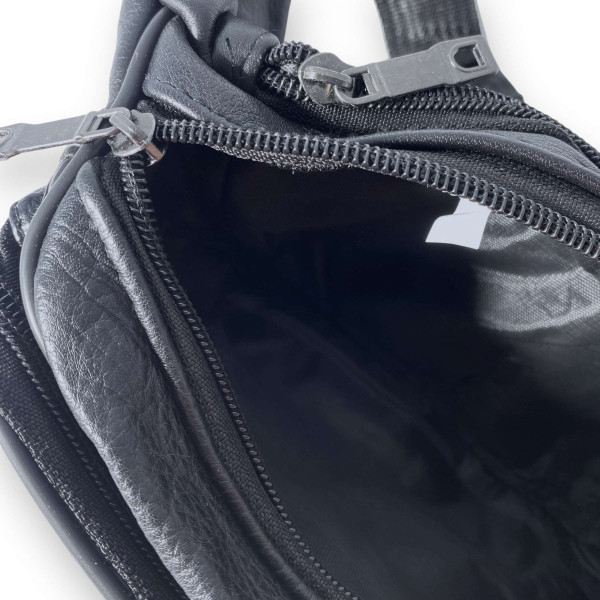 Кожаная сумка-бананка, одно отделение и 5 фронтальных карманов, черная Кожаная сумка-бананка, одно отделение и 5 фронтальных карманов, черная