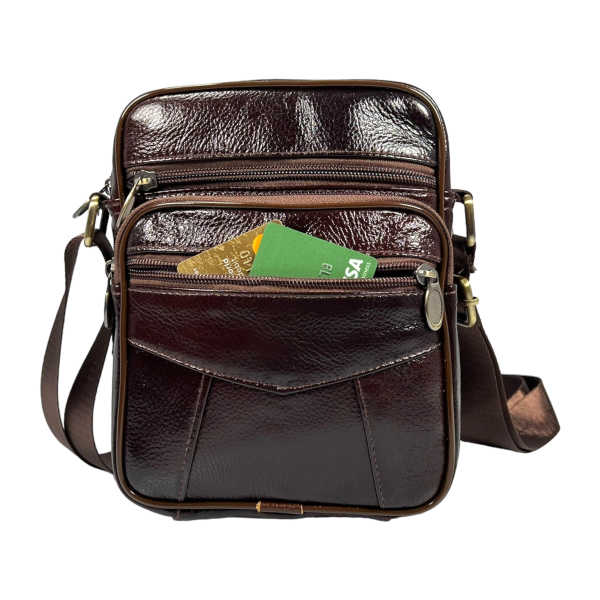 Стильная сумка через плечо, цвет коричневый, 4 отделения. Стильная сумка через плечо, цвет коричневый, 4 отделения.