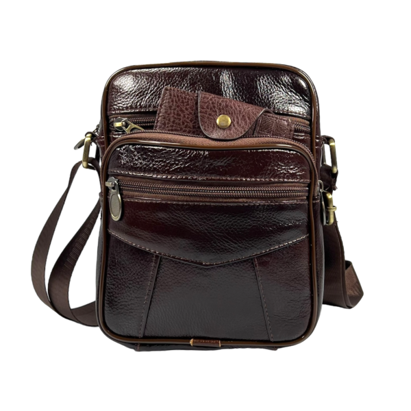 Стильная сумка через плечо, цвет коричневый, 4 отделения. Стильная сумка через плечо, цвет коричневый, 4 отделения.