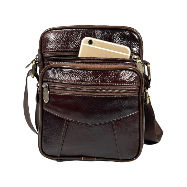 Стильная сумка через плечо, цвет коричневый, 4 отделения. Стильная сумка через плечо, цвет коричневый, 4 отделения.