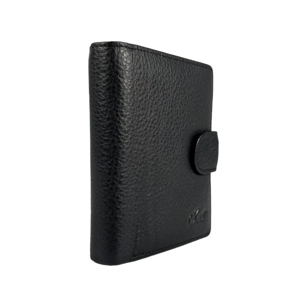 Кожаный мужской портмоне небольших размеров черного цвета Кожаный мужской портмоне небольших размеров черного цвета