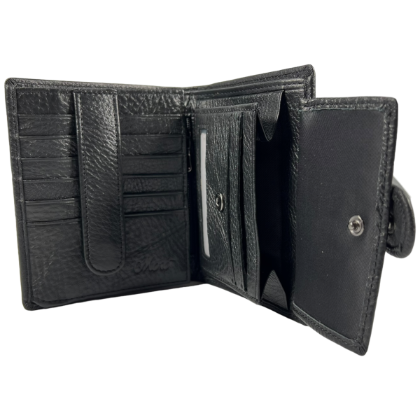 Кожаный мужской портмоне небольших размеров черного цвета Кожаный мужской портмоне небольших размеров черного цвета