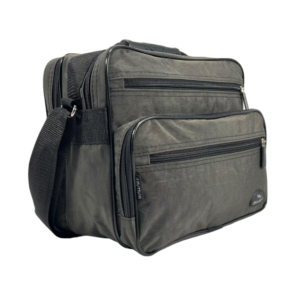 Вместительная и комфортная сумка через плечо на пять отделений, 12 л, хаки Вместительная и комфортная сумка через плечо на пять отделений, 12 л, хаки