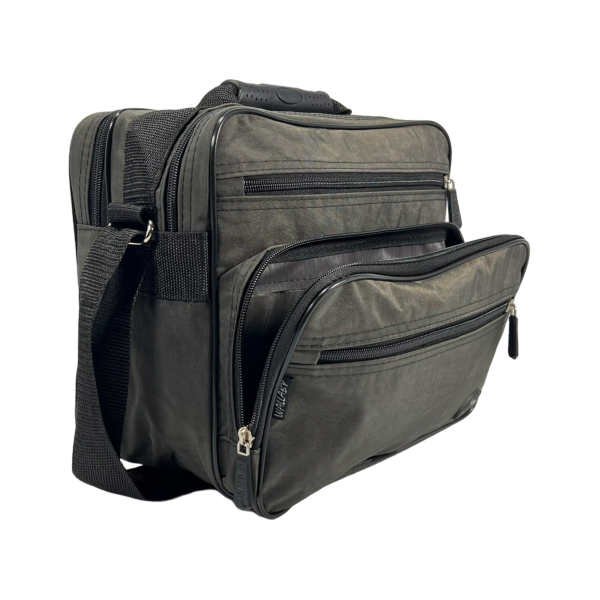 Вместительная и комфортная сумка через плечо на пять отделений, 12 л, хаки Вместительная и комфортная сумка через плечо на пять отделений, 12 л, хаки