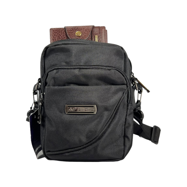 Стильна і функціональна сумка через плече на чотири відділення, чорна Стильна і функціональна сумка через плече на чотири відділення, чорна