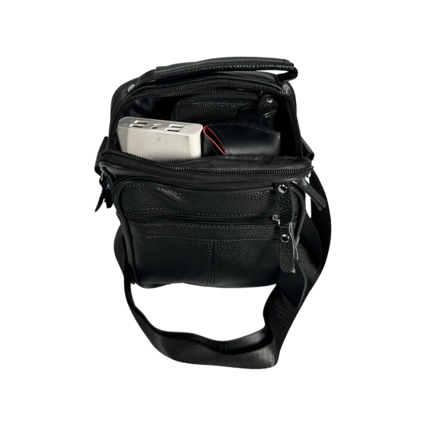 Практичная и универсальная сумка через плечо на 5 отделений, 5 л, черная Практичная и универсальная сумка через плечо на 5 отделений, 5 л, черная