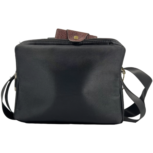 Сумка через плечо на три отделения, крепкий текстиль, 5 л, черная с оранжевым Сумка через плечо на три отделения, крепкий текстиль, 5 л, черная с оранжевым