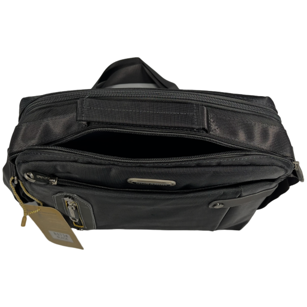 Текстильная сумка через плечо на четыре отделения, застежка на молнии, черная Текстильная сумка через плечо на четыре отделения, застежка на молнии, черная