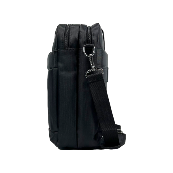 Сумка для ноутбука на три отделения, вмещающая ноутбуки диагональю до 18.4, черная Сумка для ноутбука на три отделения, вмещающая ноутбуки диагональю до 18.4, черная