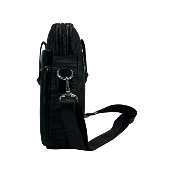 Компактная сумка через плечо на два отделения, цвет черный Компактная сумка через плечо на два отделения, цвет черный