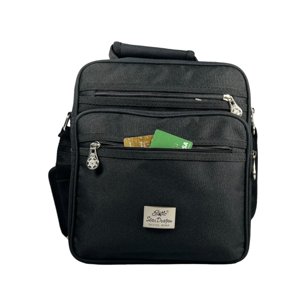 Сумка через плечо для современного мужчины на пять отделений, черная Сумка через плечо для современного мужчины на пять отделений, черная