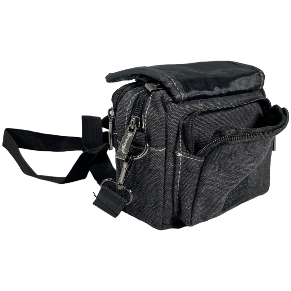 Брезентова та водонепроникна сумка через плече на три відділення чорного кольору Брезентова та водонепроникна сумка через плече на три відділення чорного кольору