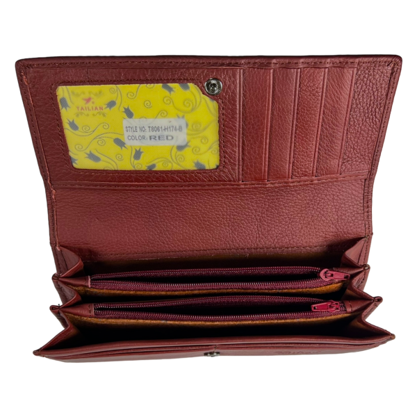 Кожаный женский кошелек с кнопочной застежкой