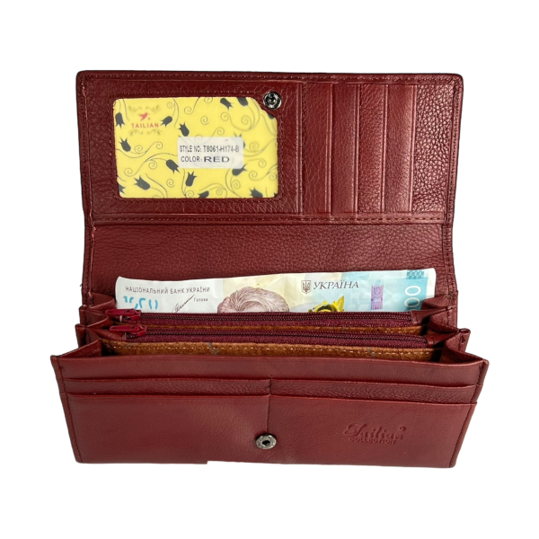 Кожаный женский кошелек с кнопочной застежкой