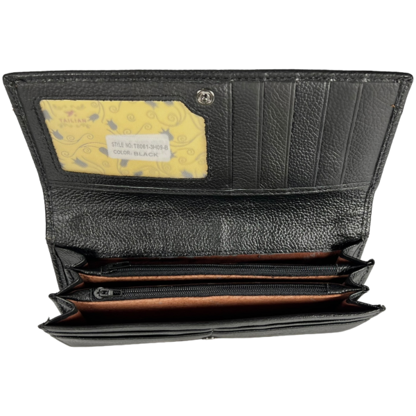 Жіночий гаманець з натуральної шкіри, чорного кольору, з кнопковою застібкою Жіночий гаманець з натуральної шкіри, чорного кольору, з кнопковою застібкою