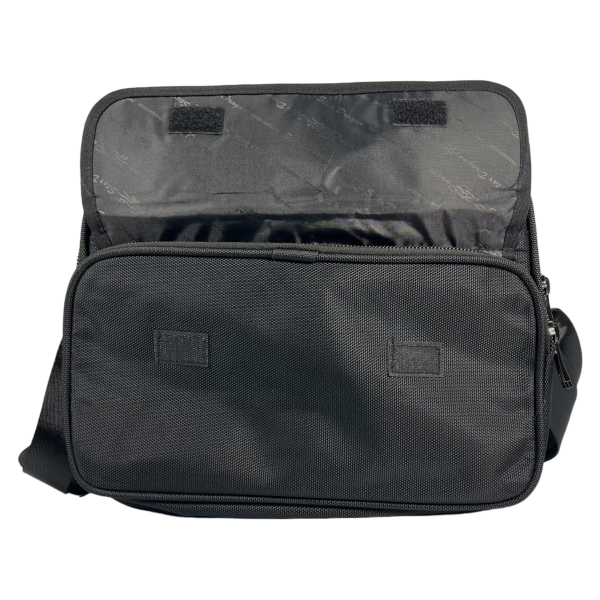 Сумка через плечо на четыре отделения, 17 л, дополнительные ручки для переноса, черная Сумка через плечо на четыре отделения, 17 л, дополнительные ручки для переноса, черная