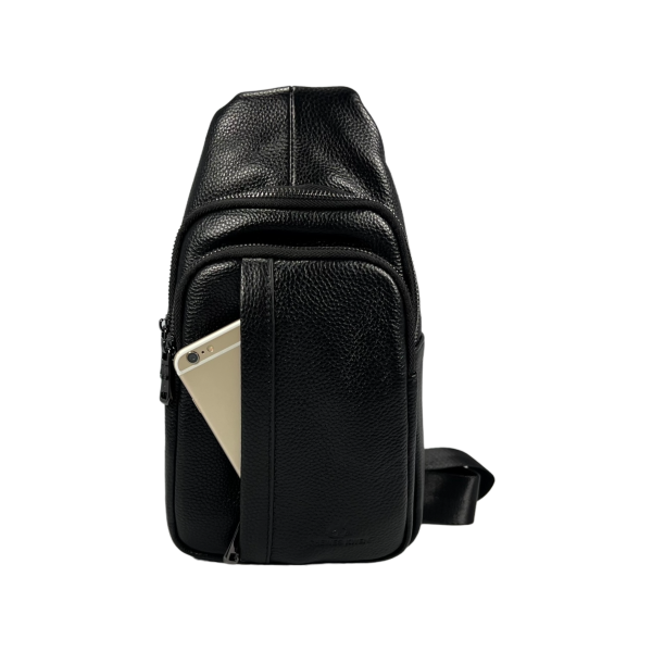 Кожаная мужская сумка-слинг на три отделения черного цвета Кожаная мужская сумка-слинг на три отделения черного цвета