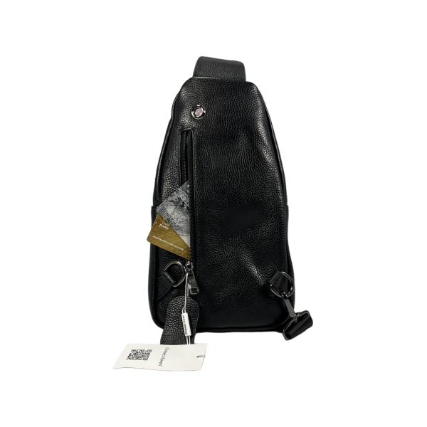 Кожаная мужская сумка-слинг на три отделения черного цвета Кожаная мужская сумка-слинг на три отделения черного цвета