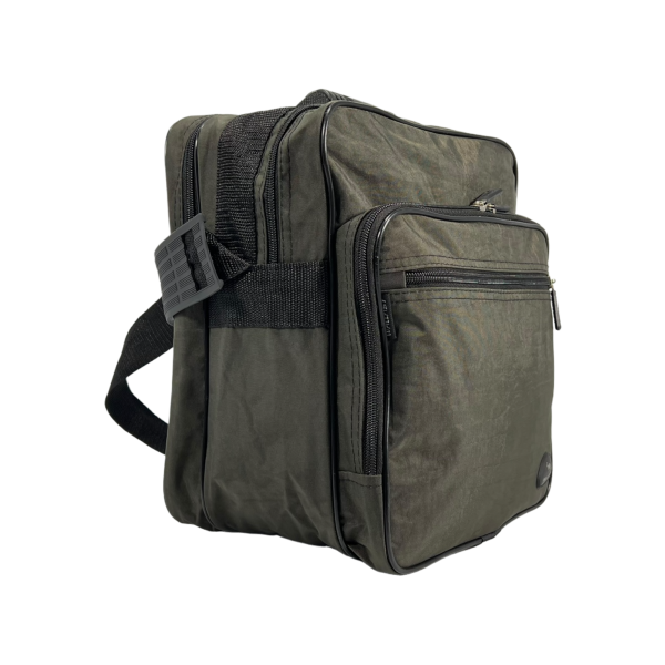 Водонепроникна сумка через плече на чотири відділення захисного кольору хакі Водонепроникна сумка через плече на чотири відділення захисного кольору хакі