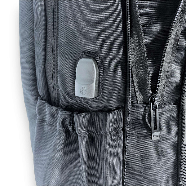 Рюкзак міський з розширенням, 15л, одне відділення, фронтальні кишен,і USB+кабель, чорний