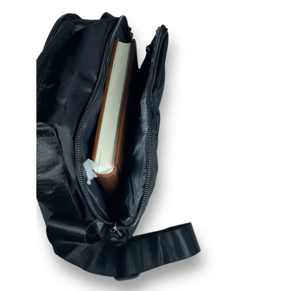 Компактная мужская сумка через плечо на два отделения черного цвета Компактная мужская сумка через плечо на два отделения черного цвета