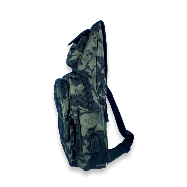 Сумка слинг через плечо, один отдел, карман на обороте, USB-слот, черно-зеленый камуфляж Сумка слинг через плечо, один отдел, карман на обороте, USB-слот, черно-зеленый камуфляж