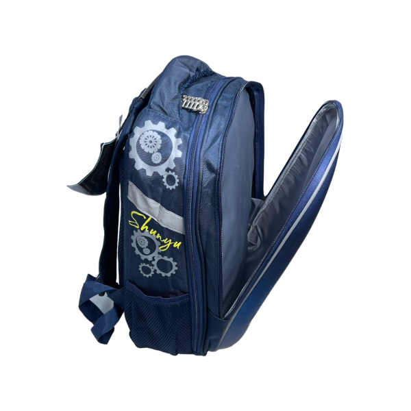 Школьный рюкзак для мальчиков от 6 до 9 лет. Школьный рюкзак для мальчиков от 6 до 9 лет.