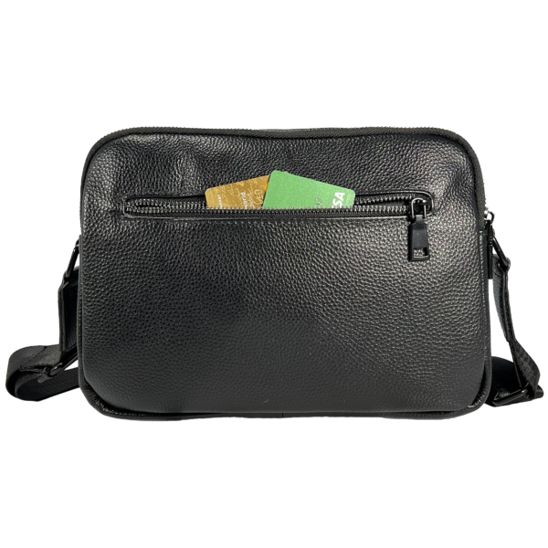 Стильна, елегантна сумка через плече на три відділення з натуральної шкіри Стильна, елегантна сумка через плече на три відділення з натуральної шкіри