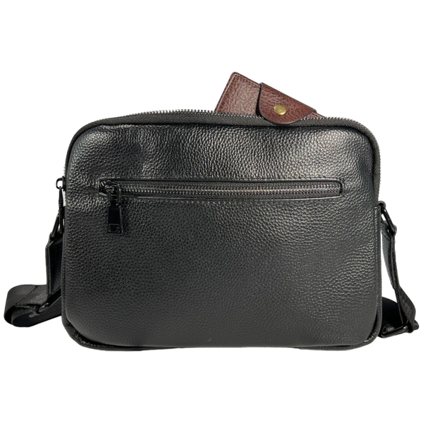Стильна, елегантна сумка через плече на три відділення з натуральної шкіри Стильна, елегантна сумка через плече на три відділення з натуральної шкіри