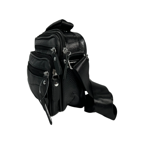 Кожаная сумка через плечо на пять отделений черного цвета Кожаная сумка через плечо на пять отделений черного цвета