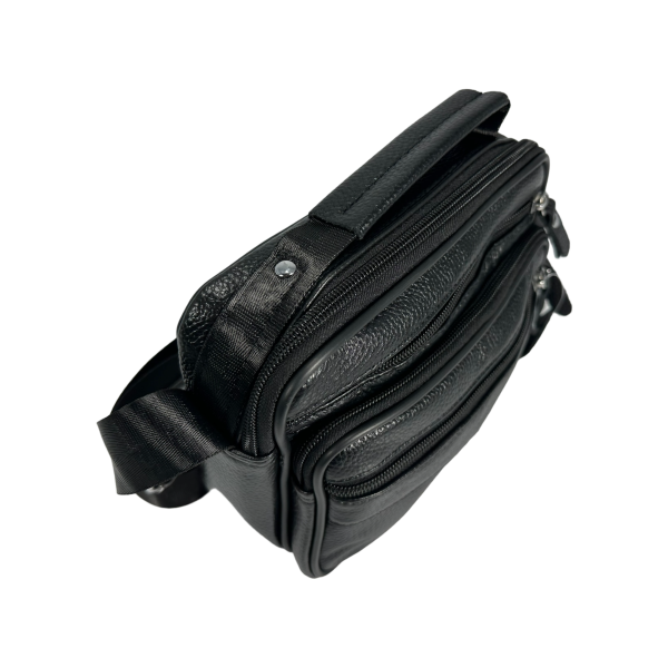 Кожаная сумка через плечо на пять отделений черного цвета Кожаная сумка через плечо на пять отделений черного цвета