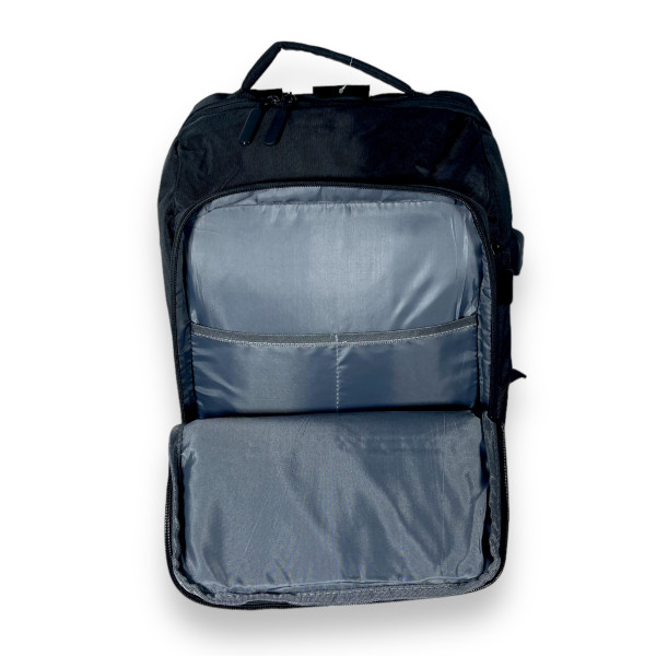 Рюкзак городской 20 л, два отделения, два фронтальных кармана, USB кабель, черный Рюкзак городской 20 л, два отделения, два фронтальных кармана, USB кабель, черный