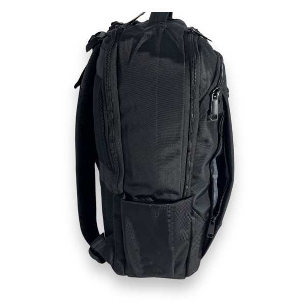 Стильный городской рюкзак на 25 л, два отделения, два фронтальных кармана, USB кабель, черный Стильный городской рюкзак на 25 л, два отделения, два фронтальных кармана, USB кабель, черный