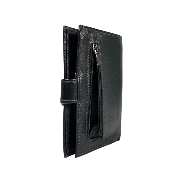 Функциональный мужской кошелек из натуральной кожи, с монетницей, черного цвета. Функциональный мужской кошелек из натуральной кожи, с монетницей, черного цвета.