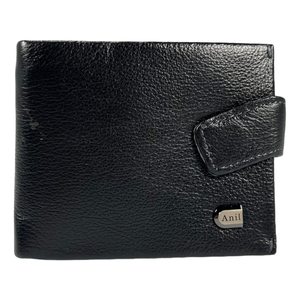 Мужской кошелек оснащен картхолдером, монетницей и зажимом для купюр, кожа