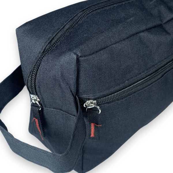 Сумочка косметичка несесер чоловіча 1 відділ додаткова кишеня ручка розмір: 26*15*10 см чорна