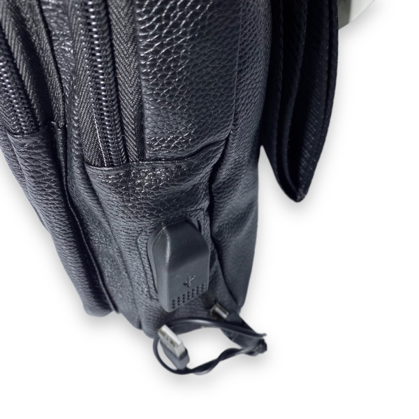 Сумка через плечо, мужская, два отделения, кожзаменитель, USB+кабель, размер: 30*17*7 см, черная