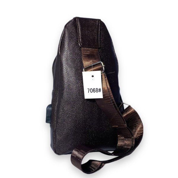 Сумка через плечо, мужская, два отделения, кожзаменитель, USB+кабель, размер: 30*17*7 см, коричневая