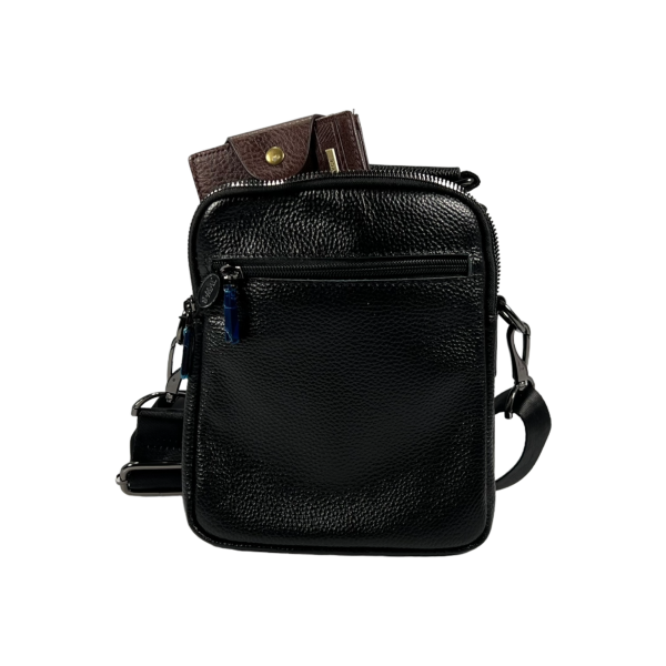 Сумка через плечо на пять отделений, снимаемый ремень, ручки для переноса, черная Сумка через плечо на пять отделений, снимаемый ремень, ручки для переноса, черная