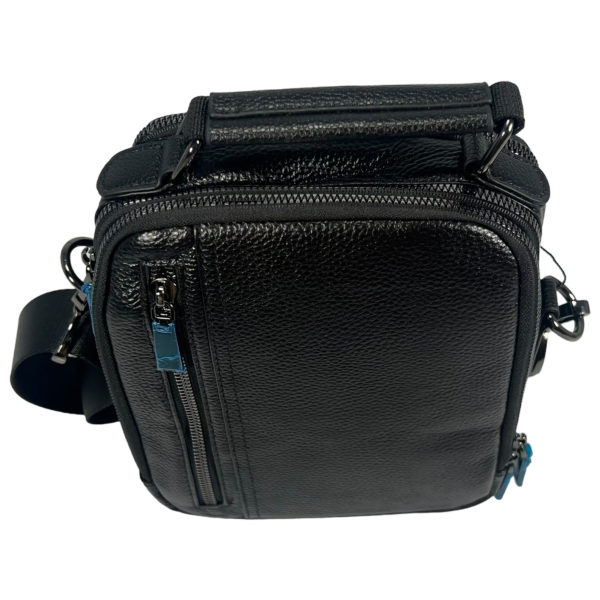 Комфортная и кожаная сумка через плечо на пять отделений, застежка на молнии, черная Комфортная и кожаная сумка через плечо на пять отделений, застежка на молнии, черная