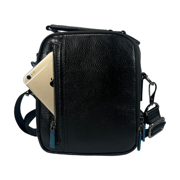 Комфортная и кожаная сумка через плечо на пять отделений, застежка на молнии, черная Комфортная и кожаная сумка через плечо на пять отделений, застежка на молнии, черная