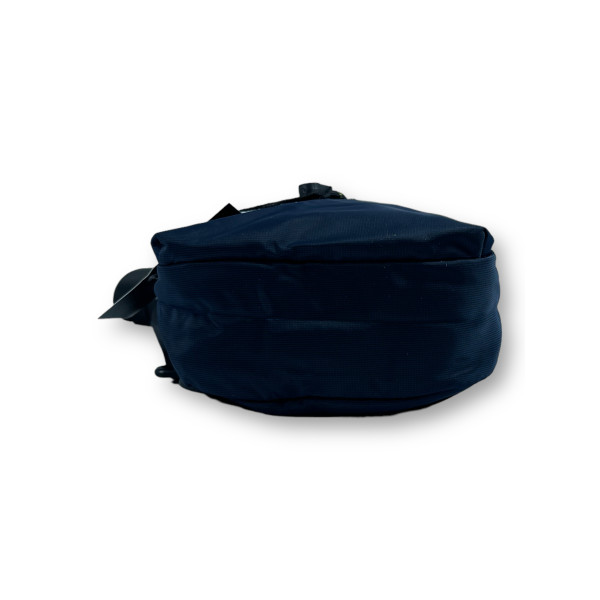 Сумка слинг на одно отделение синего цвета, карман с обратной стороны Сумка слинг на одно отделение синего цвета, карман с обратной стороны