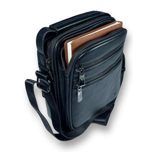 Сумка через плечо из кожзама, 1 отделение, 3 фронтальных кармана, черный Сумка через плечо из кожзама, 1 отделение, 3 фронтальных кармана, черный