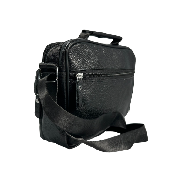 Компактная и стильная сумка через плечо на пять отделений, 5 л, черная Компактная и стильная сумка через плечо на пять отделений, 5 л, черная