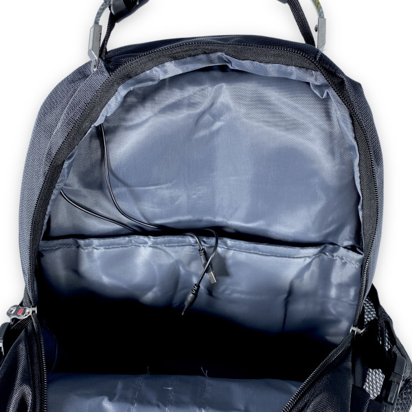 Рюкзак міський, 25 л, два відділи, USB- слот+кабель, розʼєм для навушників, розміри: 45*30*17 см, сірий