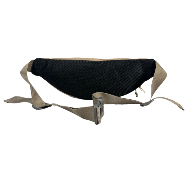 Сумка-бананка на три отделения бежевого цвета с застежкой на молнии Сумка-бананка на три отделения бежевого цвета с застежкой на молнии