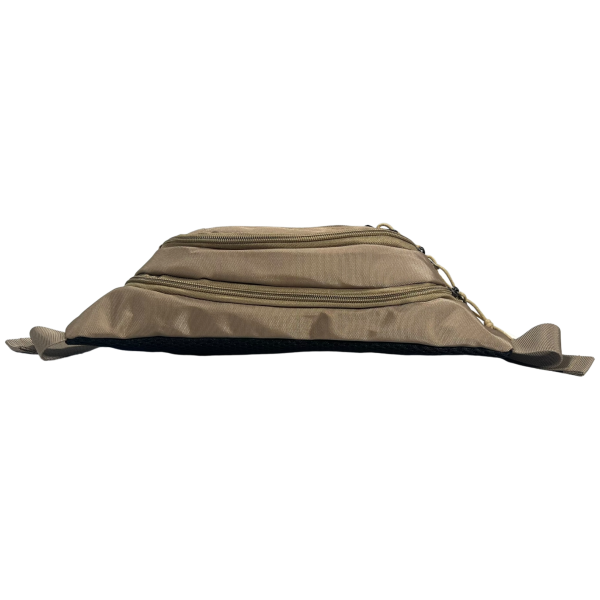 Сумка-бананка на три отделения бежевого цвета с застежкой на молнии Сумка-бананка на три отделения бежевого цвета с застежкой на молнии