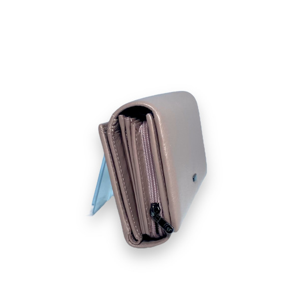 Кожаный женский кошелек с 3 отделами для купюр, пудра Кожаный женский кошелек с 3 отделами для купюр, пудра