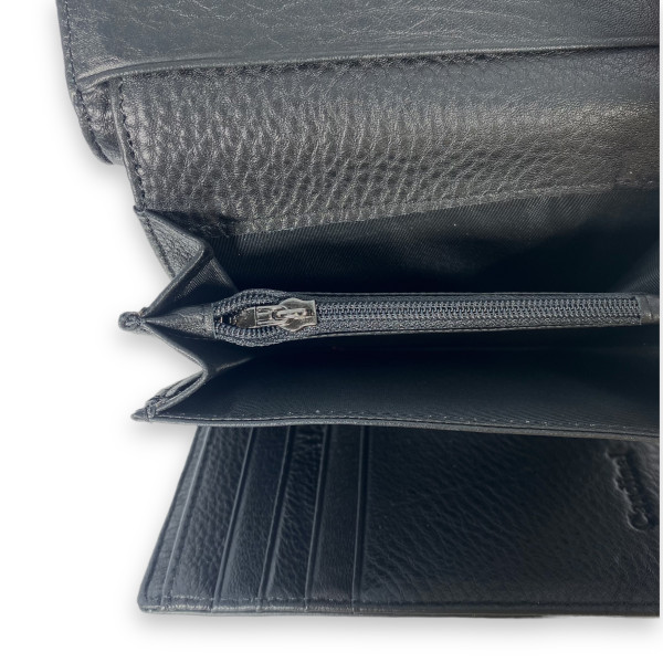 Кошелек женский, кожаный с 2 отделами для купюр, цвет черный Кошелек женский, кожаный с 2 отделами для купюр, цвет черный